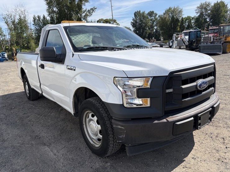 2017-ford-f150-xl-image-2