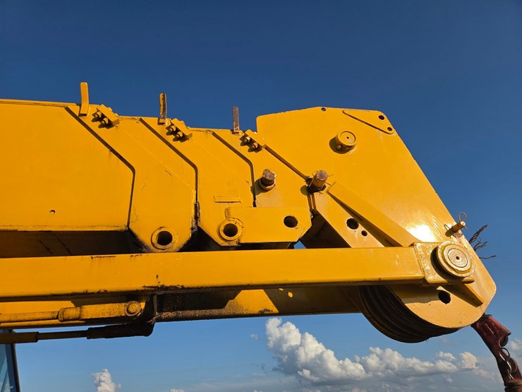 #2446-•-clark-720-crane-truck-image-22