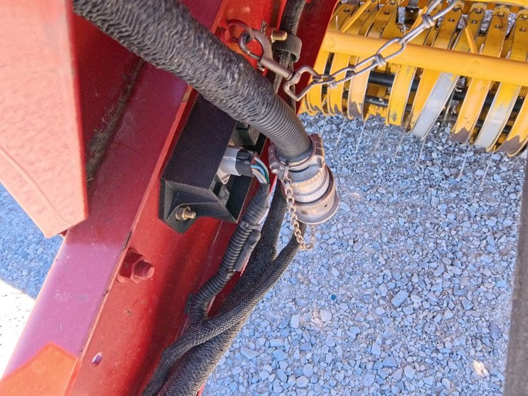 2011-new-holland-br7090-image-13