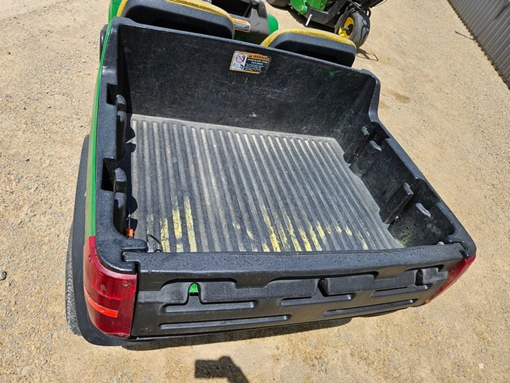 2011-john-deere-gator-image-17