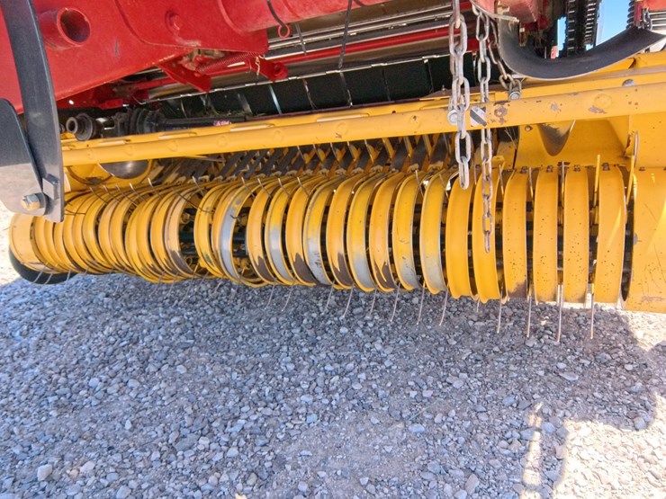 2011-new-holland-br7090-image-14