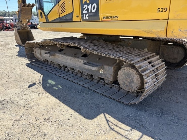 2023-komatsu-pc210-lc-11-image-23