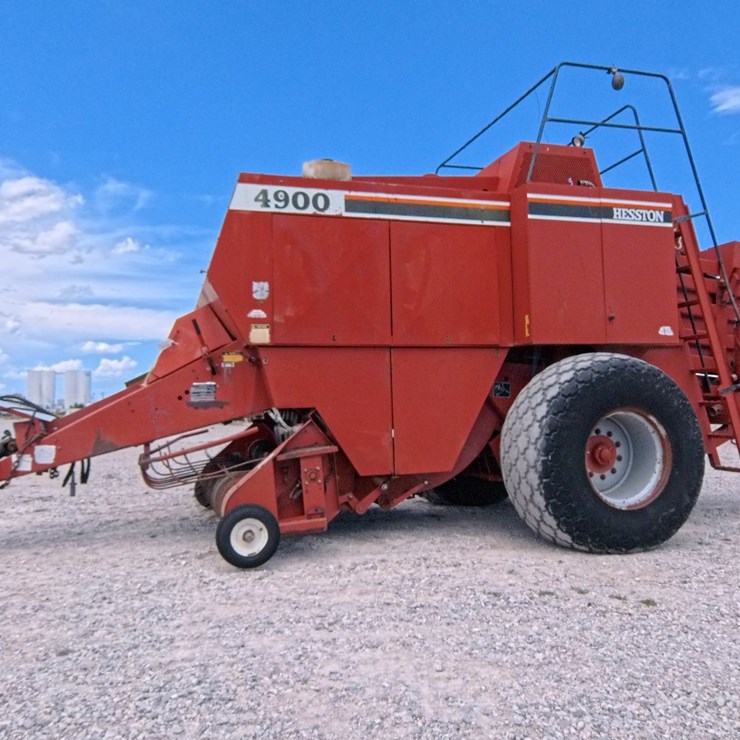 HESSTON 4900