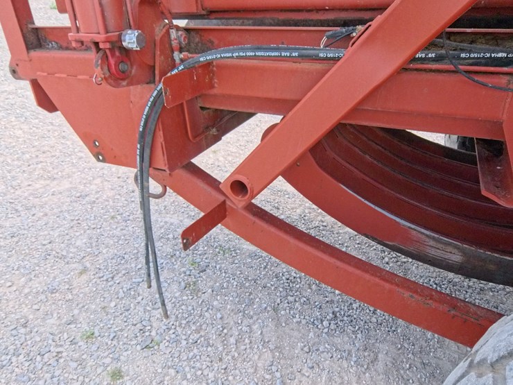 hesston-4900-image-53