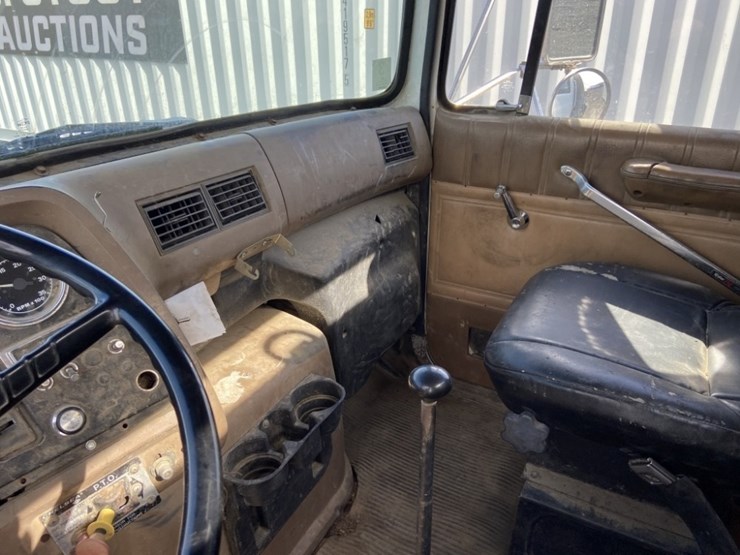 1994-ford-l8000-image-15
