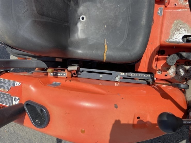 2017-kubota-l3301-image-17
