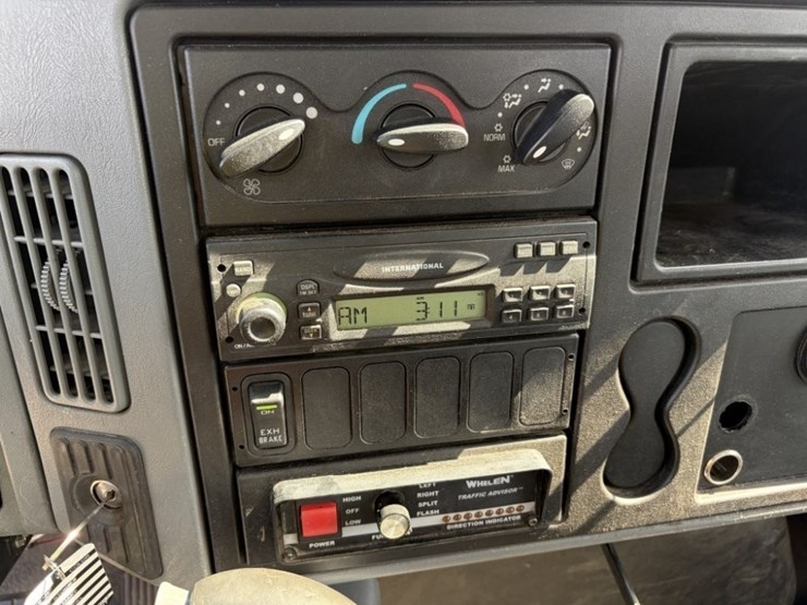 2007-international-durastar-4300-image-29