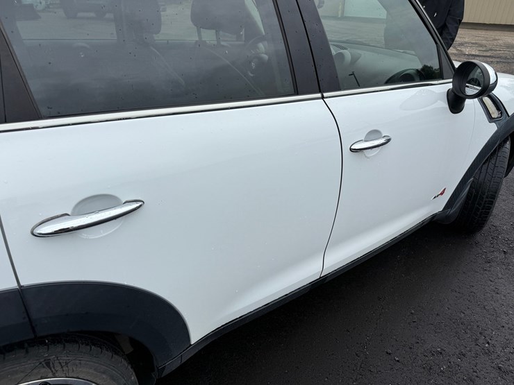#1439-•-2011-mini-cooper-s-4-door-hatchback-image-18
