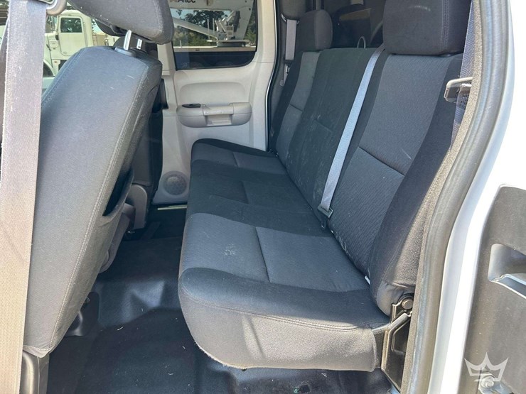 2013-gmc-2500-image-18