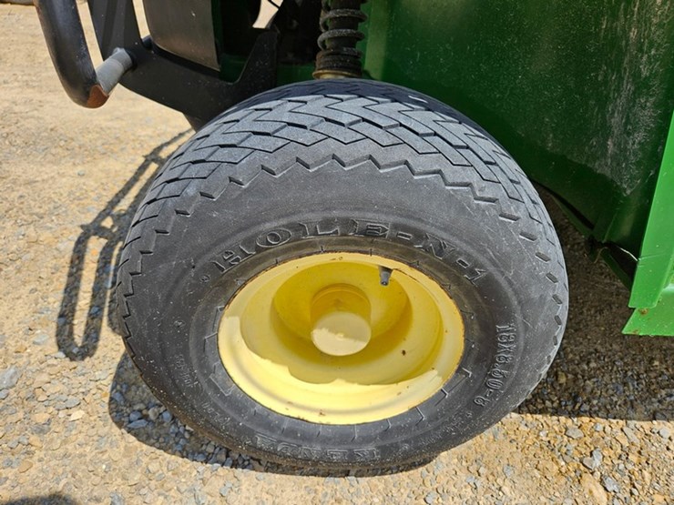 2011-john-deere-gator-image-10