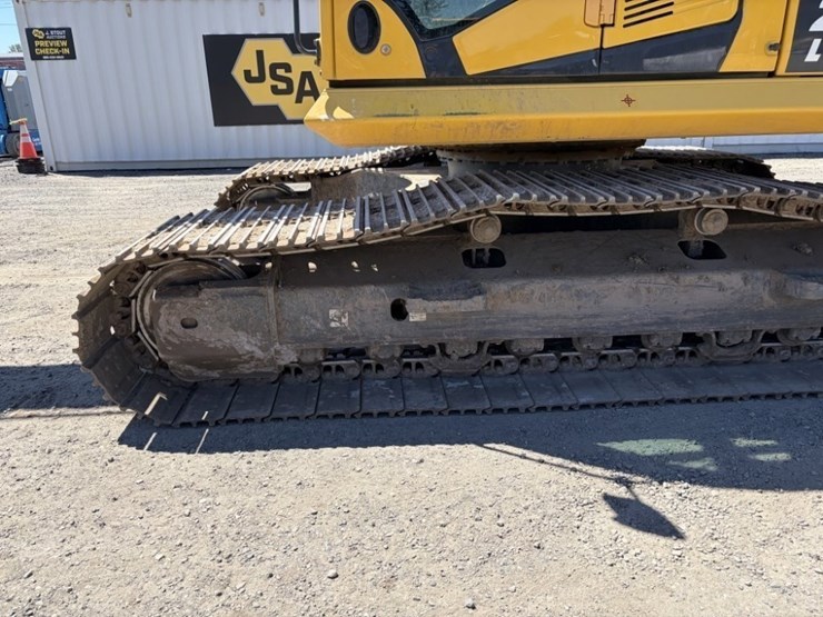 2023-komatsu-pc210-lc-11-image-21