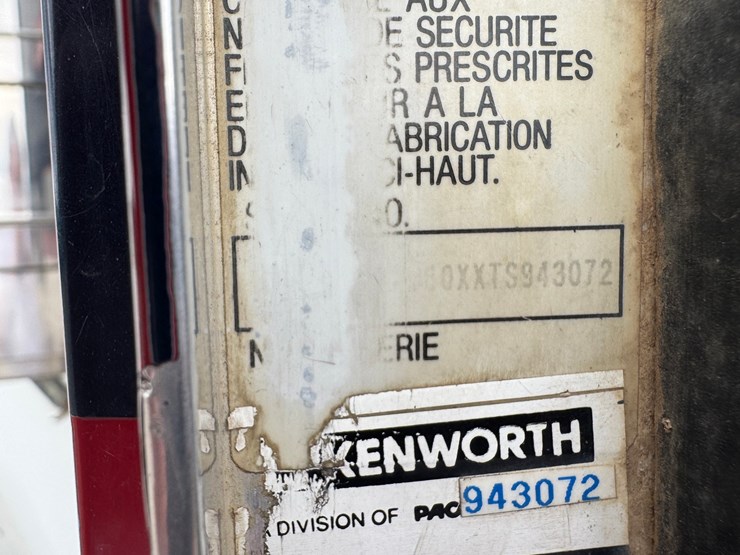kenworth-w900l-image-35