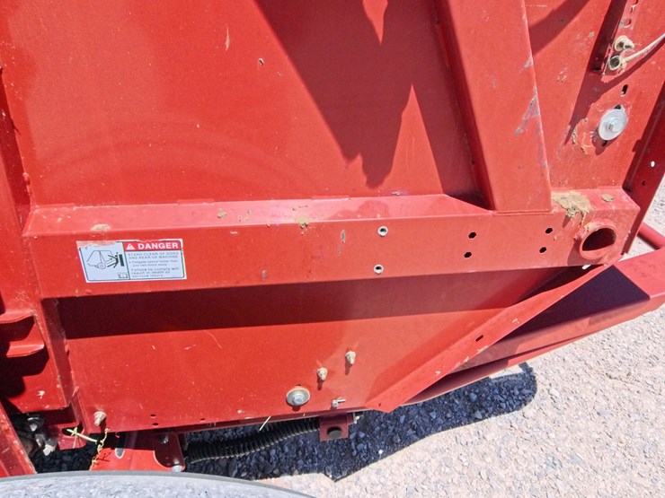 2011-new-holland-br7090-image-41