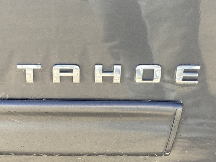 2010-chevrolet-tahoe-lt-image-10