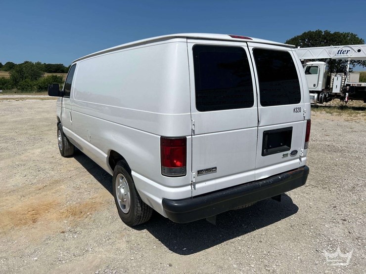 2009-ford-e150-image-2