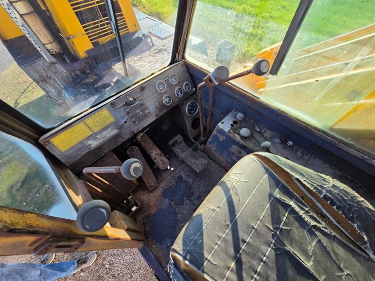 #2446-•-clark-720-crane-truck-image-60