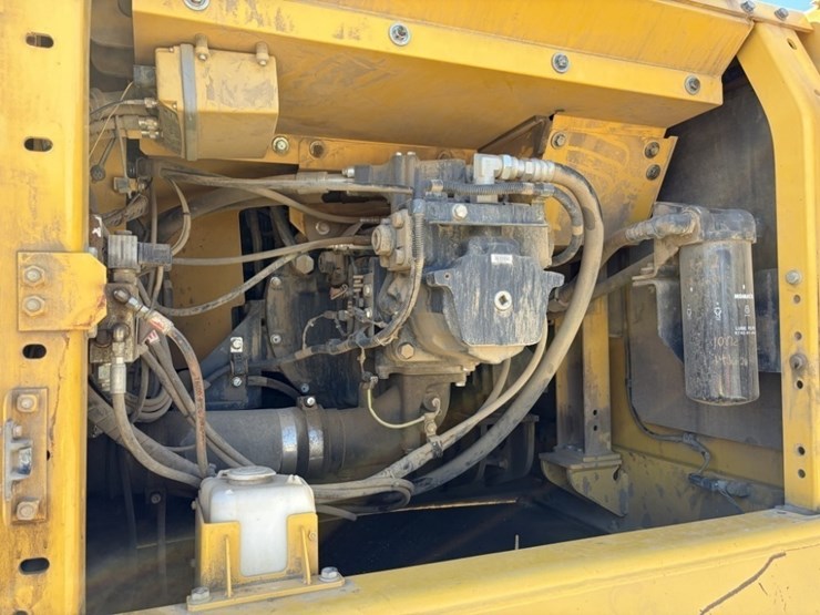 2015-komatsu-pc360-lc-11-image-37