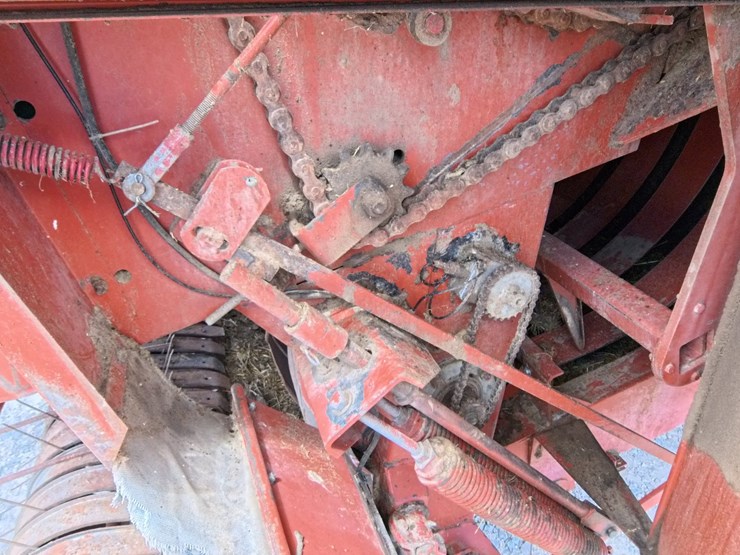hesston-4900-image-22