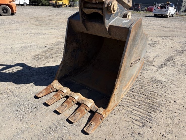 2015-komatsu-pc360-lc-11-image-12