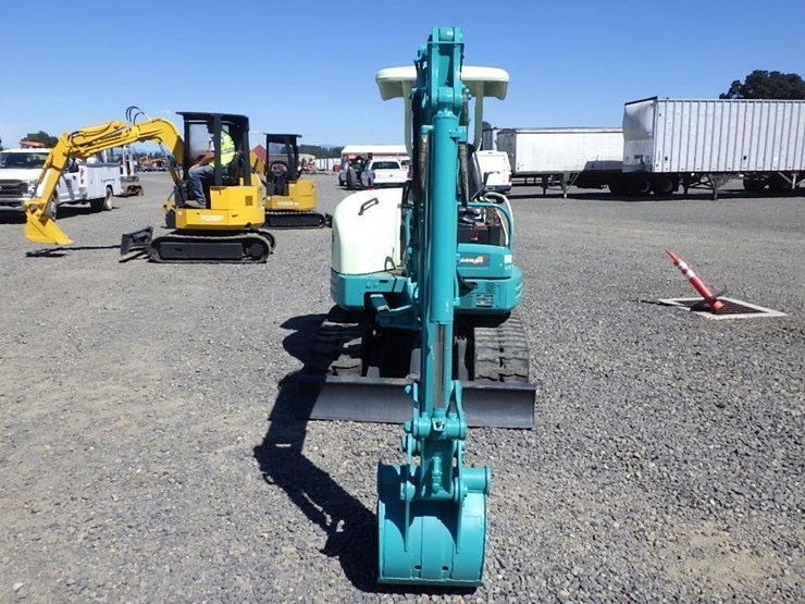 yanmar-vio30-image-2