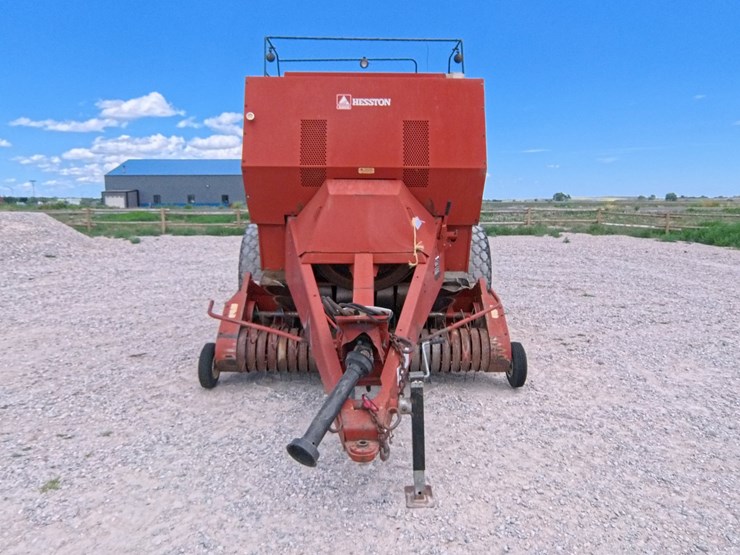 hesston-4900-image-8