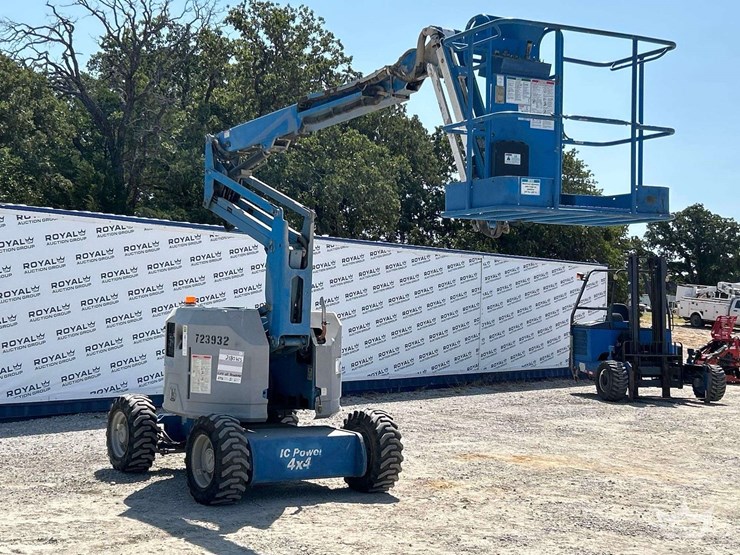 2008-genie-z-34/22-22ft-4x4-articulating-boom-lift-image-4