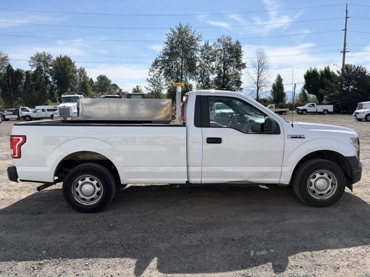 2017-ford-f150-xl-image-3