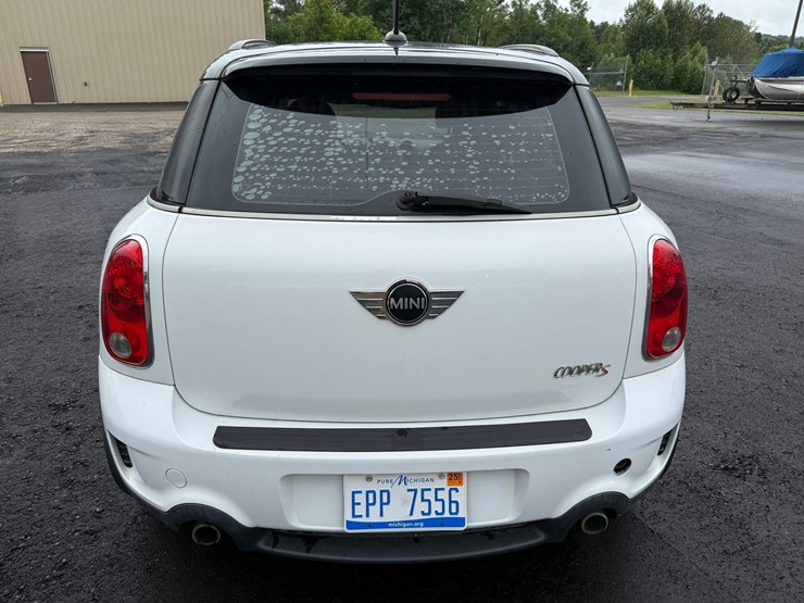#1439-•-2011-mini-cooper-s-4-door-hatchback-image-4