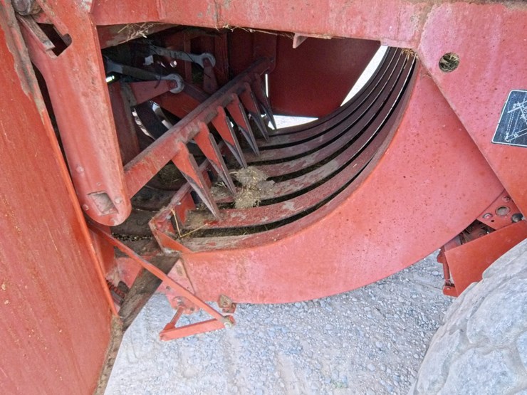 hesston-4900-image-23