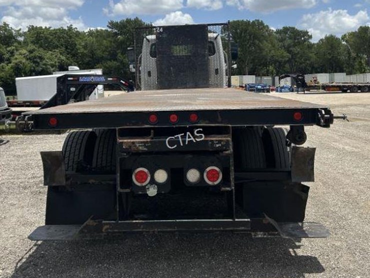 2015-freightliner-m2-106-image-6