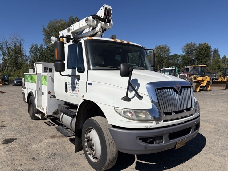 2013-international-durastar-4300-image-2