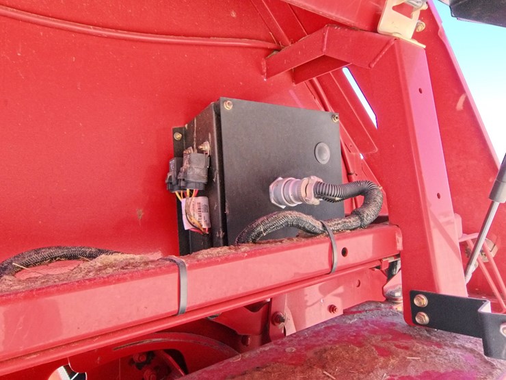 2011-new-holland-br7090-image-69