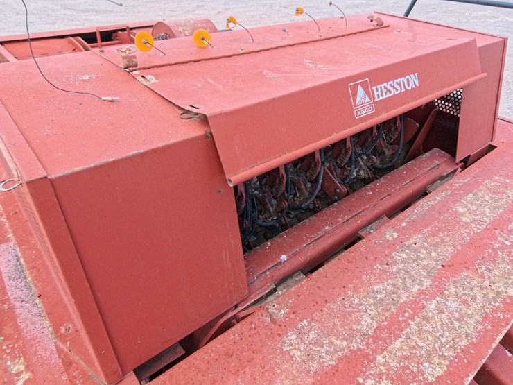 hesston-4900-image-35