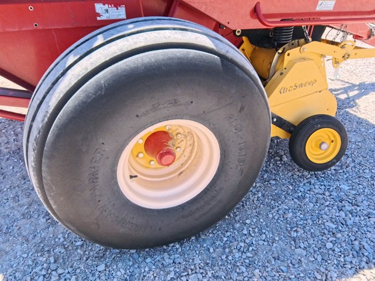 2011-new-holland-br7090-image-62