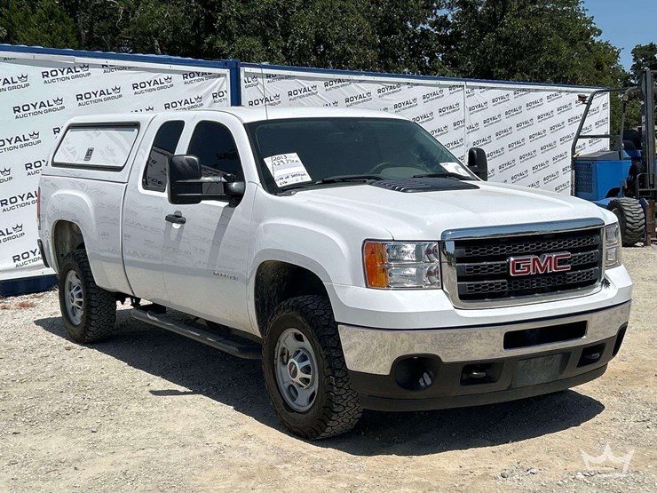 2013-gmc-2500-image-2