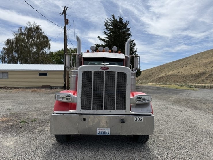 2009-peterbilt-389-image-8