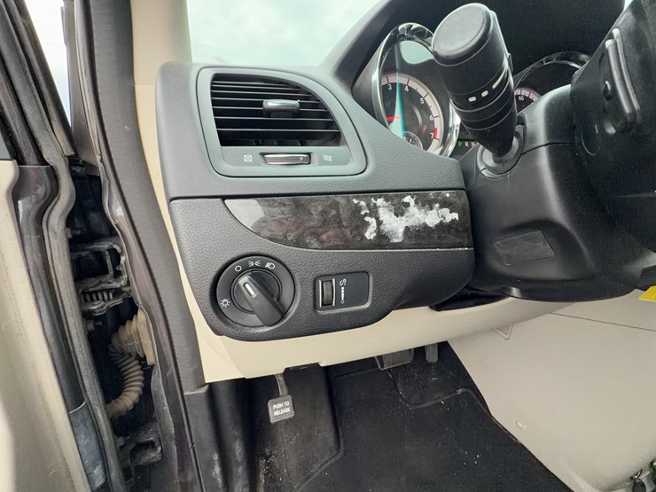2015-dodge-grand-caravan-image-23