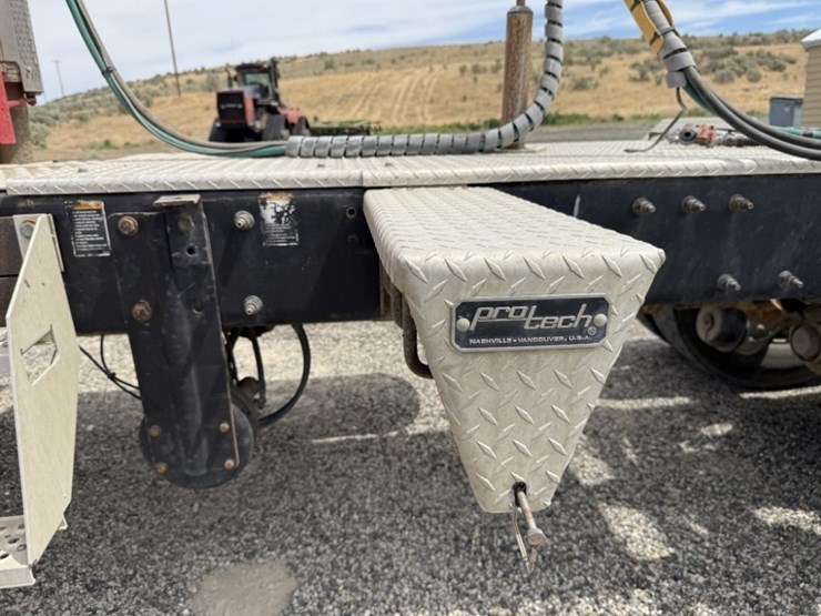 2009-peterbilt-389-image-21