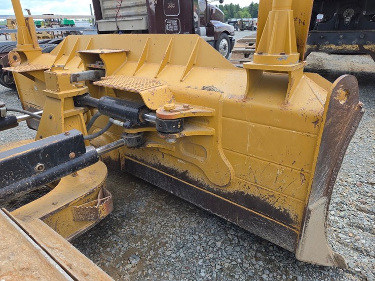 caterpillar-d6-image-12