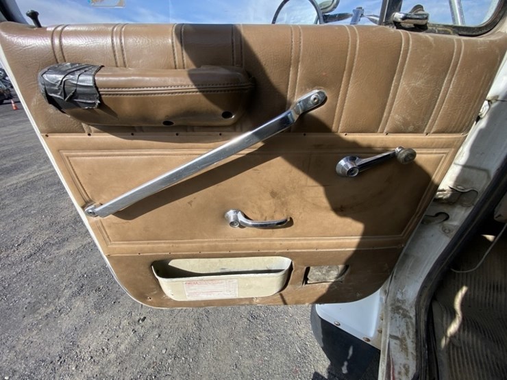 1994-ford-l8000-image-22