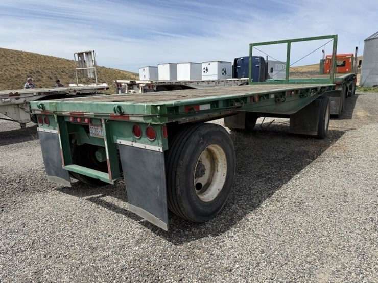 t/a-flatbed-pup-trailer-image-4