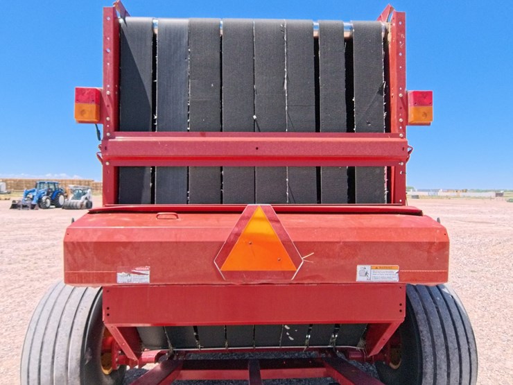 2011-new-holland-br7090-image-47