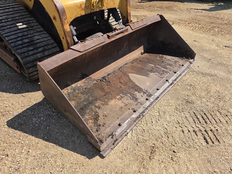 caterpillar-277b-image-11