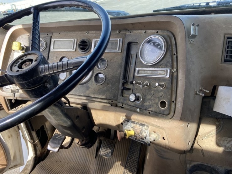 1994-ford-l8000-image-18