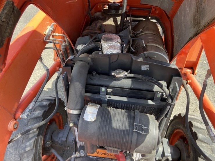 2017-kubota-l3301-image-31