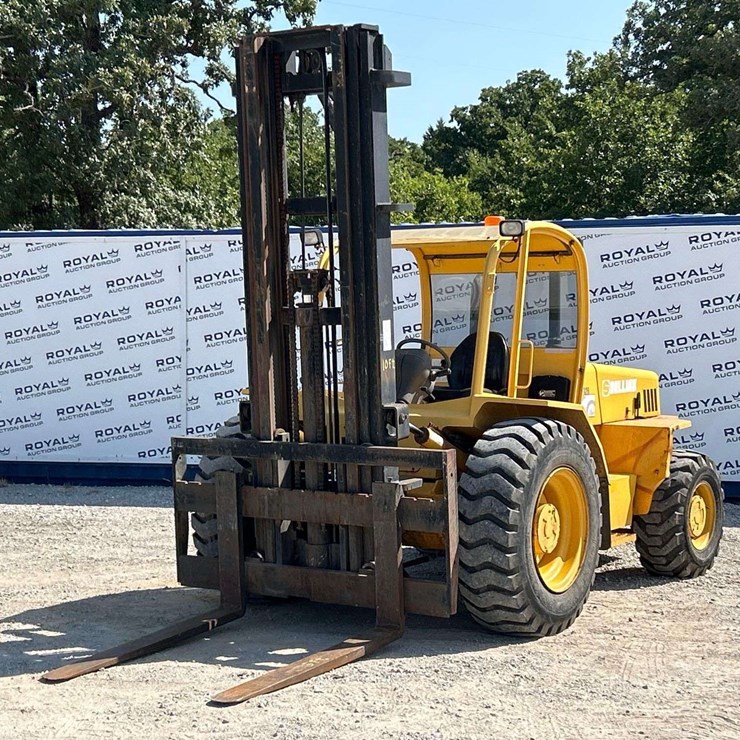 2010 Sellick S-100 10,000lb Rough Terrain Diesel Forklift