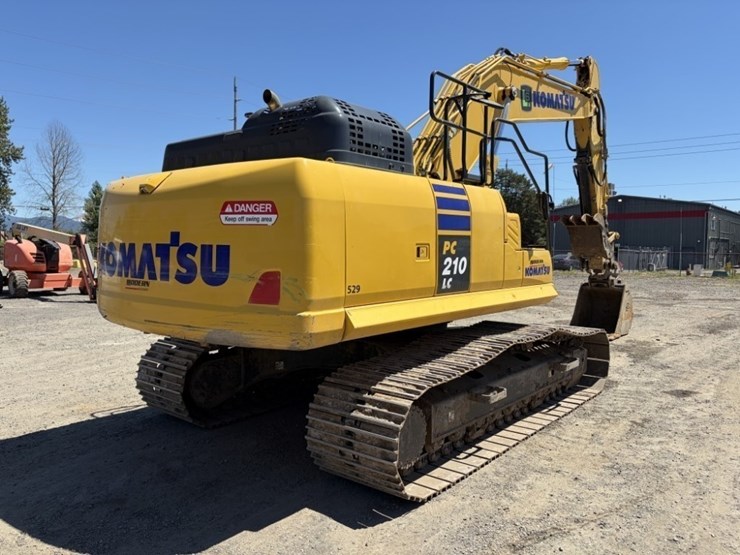 2023-komatsu-pc210-lc-11-image-4