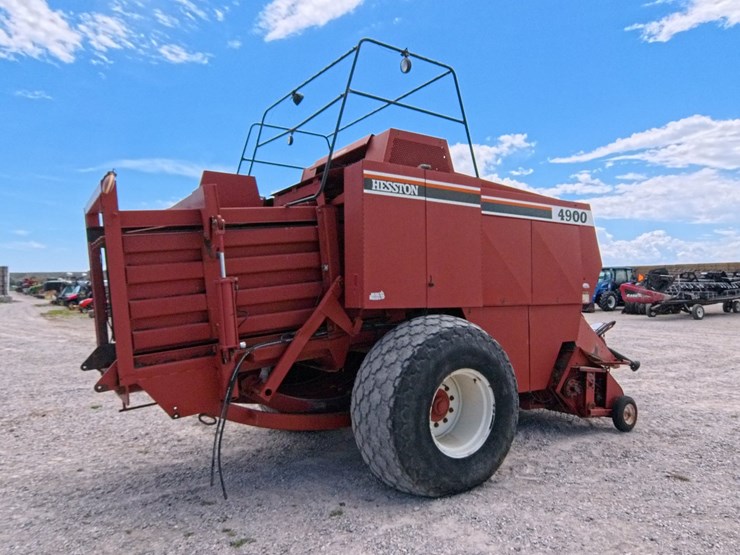 hesston-4900-image-5