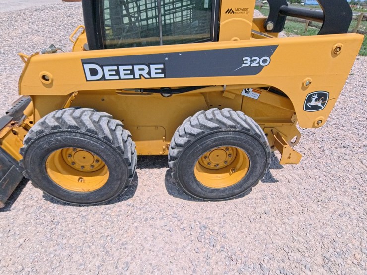 2007-john-deere-320-image-16