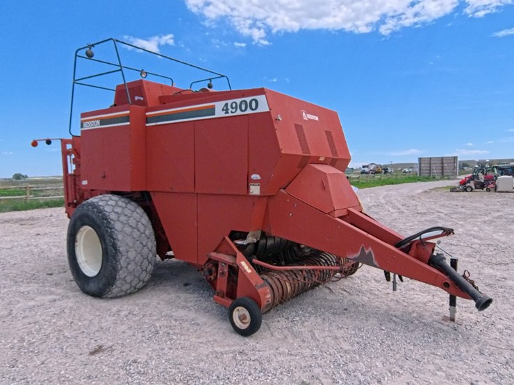 hesston-4900-image-9